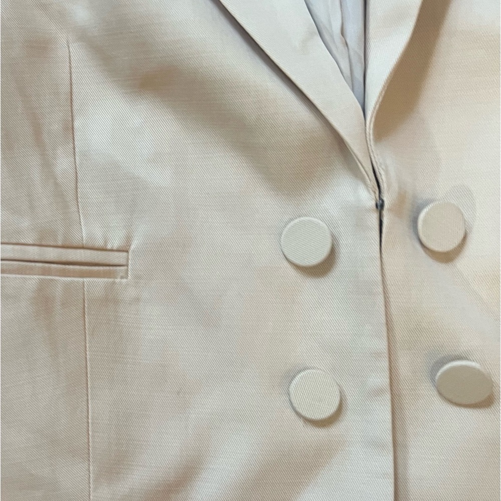 Paige Argentina Blazer in Ecru, Size 8. Double breasted, Cropped Cream Blazer. - Picture 6 of 6